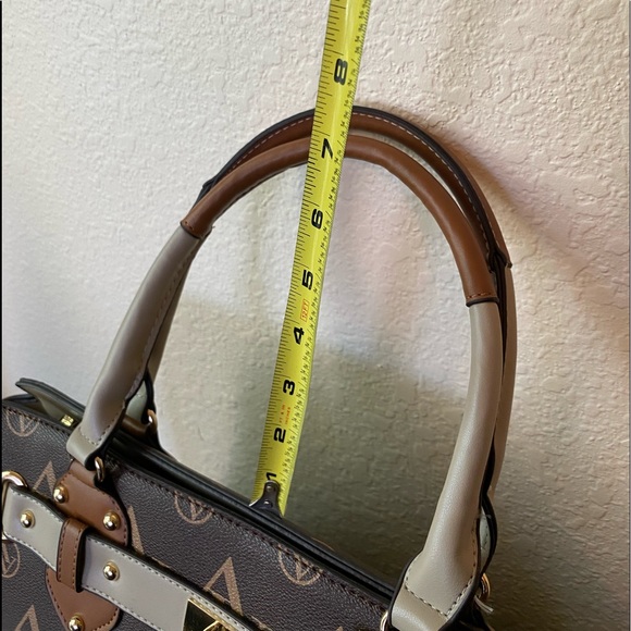 Adrienne Vittadini Beautiful Brown & Tan Satchel NWT - Picture 14 of 16